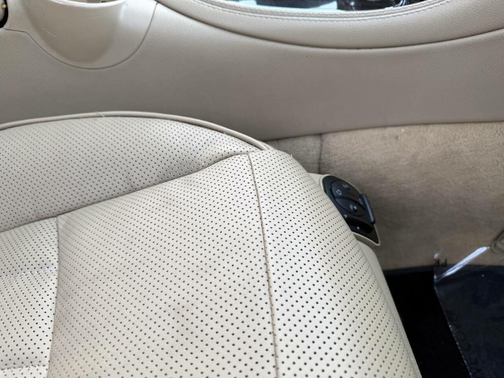 2006 Mercedes-Benz CLS-Class Image 16