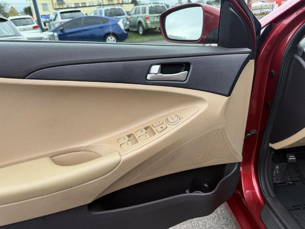 2011 Hyundai Sonata Image 14