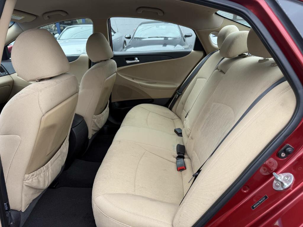 2011 Hyundai Sonata Image 15