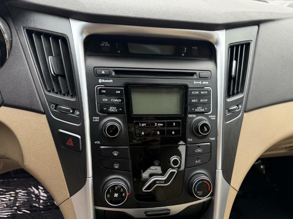 2011 Hyundai Sonata Image 17