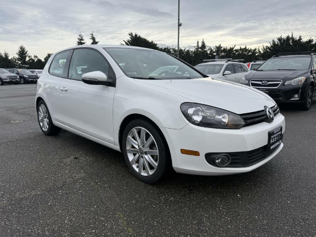 2011 Volkswagen Golf Image 1