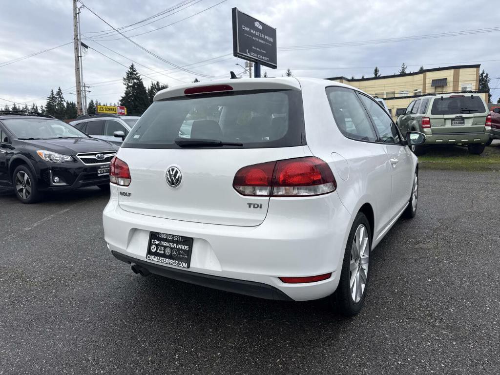 2011 Volkswagen Golf Image 8