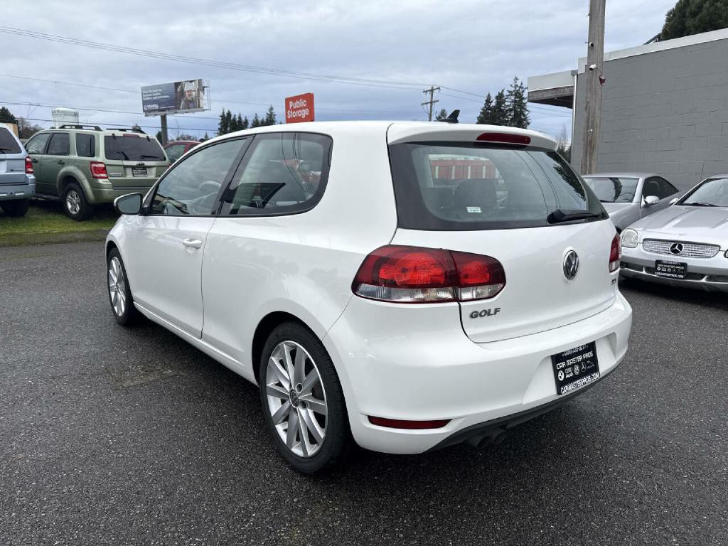 2011 Volkswagen Golf Image 10