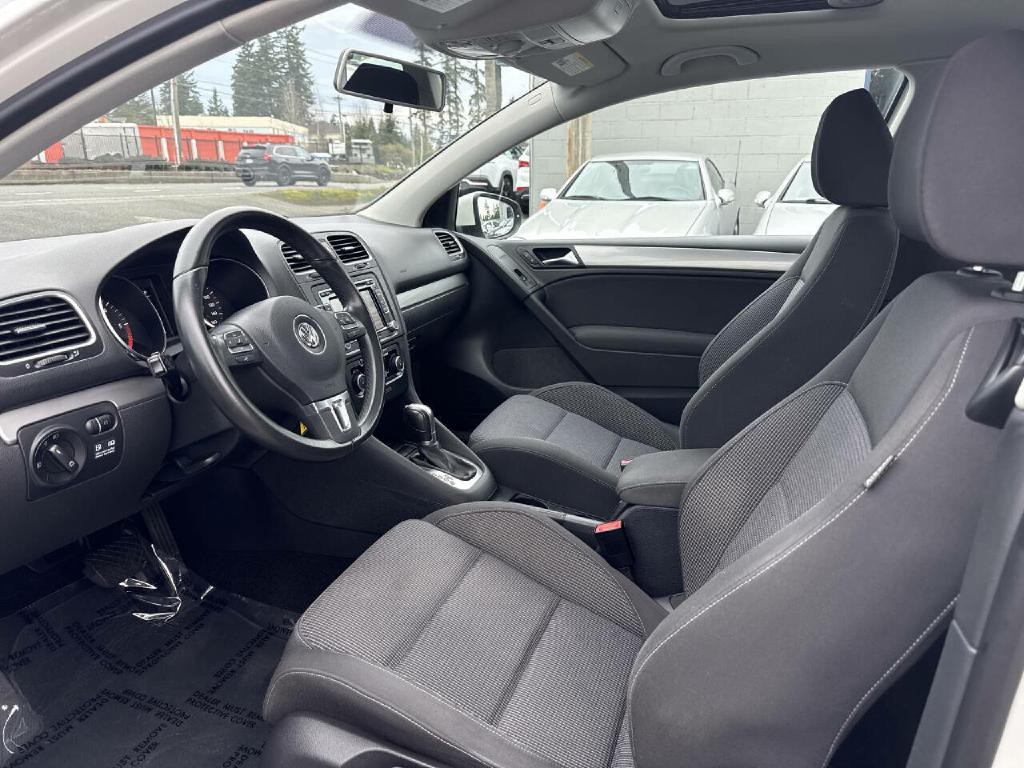 2011 Volkswagen Golf Image 12