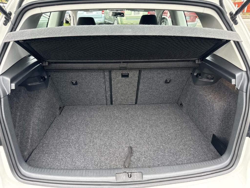 2011 Volkswagen Golf Image 20
