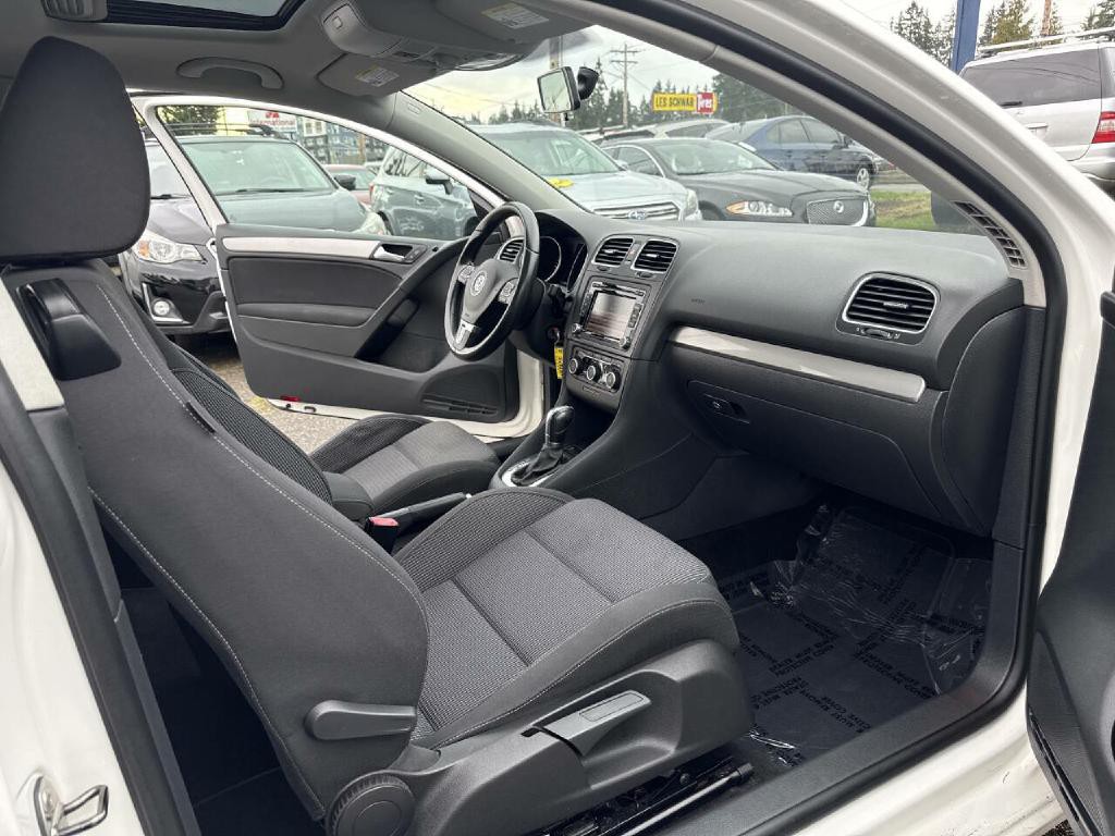 2011 Volkswagen Golf Image 21