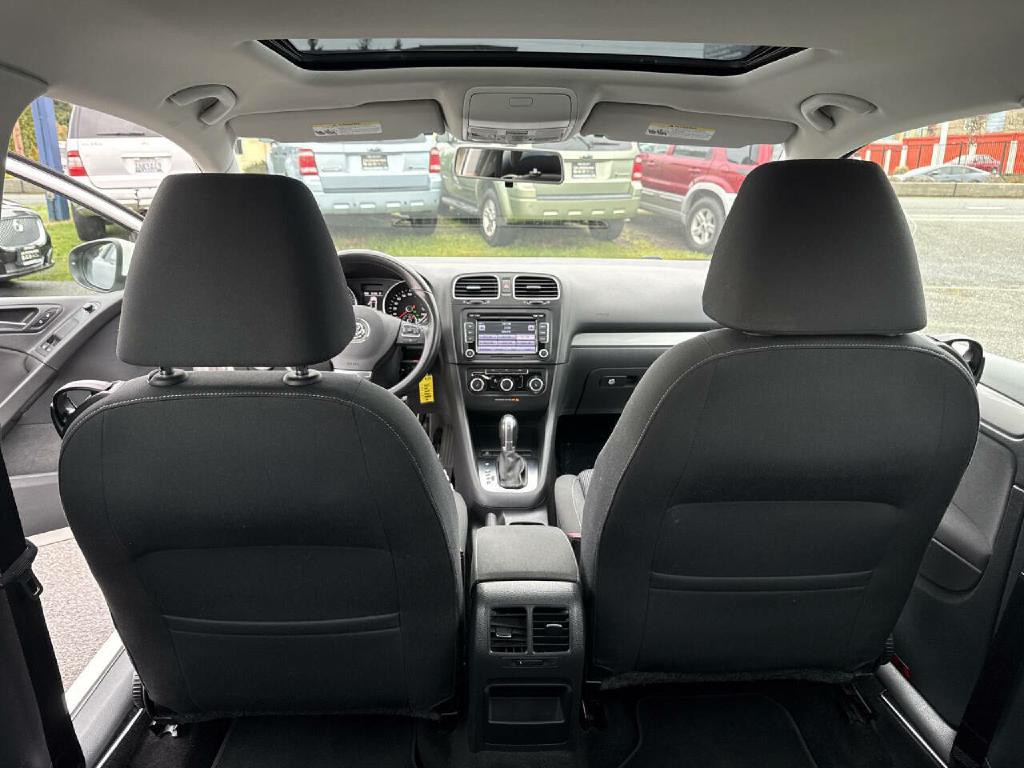 2011 Volkswagen Golf Image 22