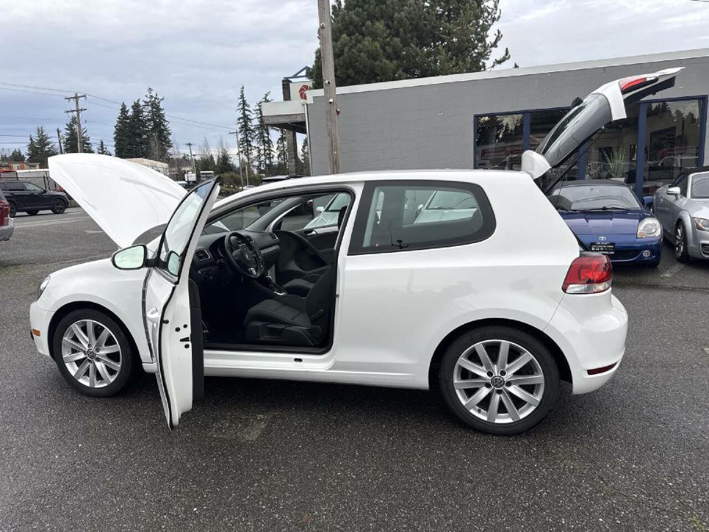 2011 Volkswagen Golf Image 25