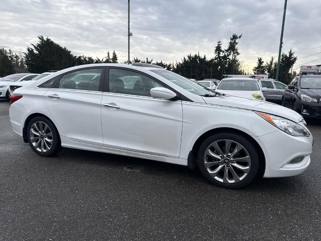 2013 Hyundai Sonata Image 2