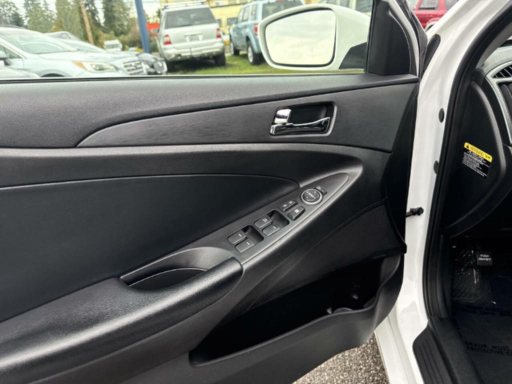 2013 Hyundai Sonata Image 9