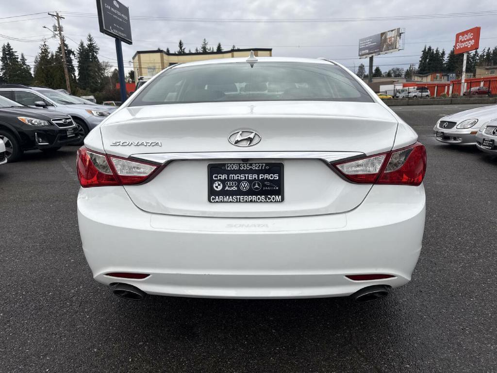 2013 Hyundai Sonata Image 24