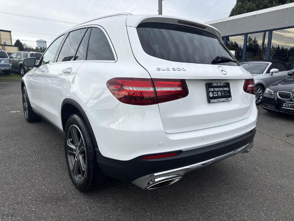 2016 Mercedes-Benz GLC-Class Image 10