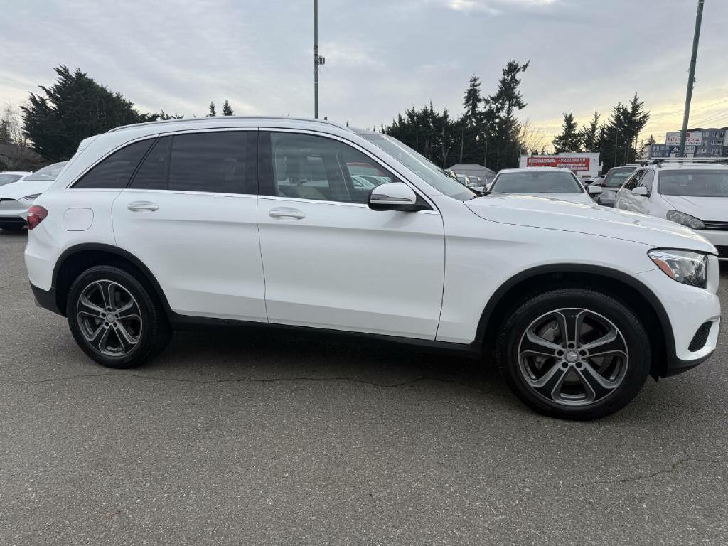 2016 Mercedes-Benz GLC-Class Image 11
