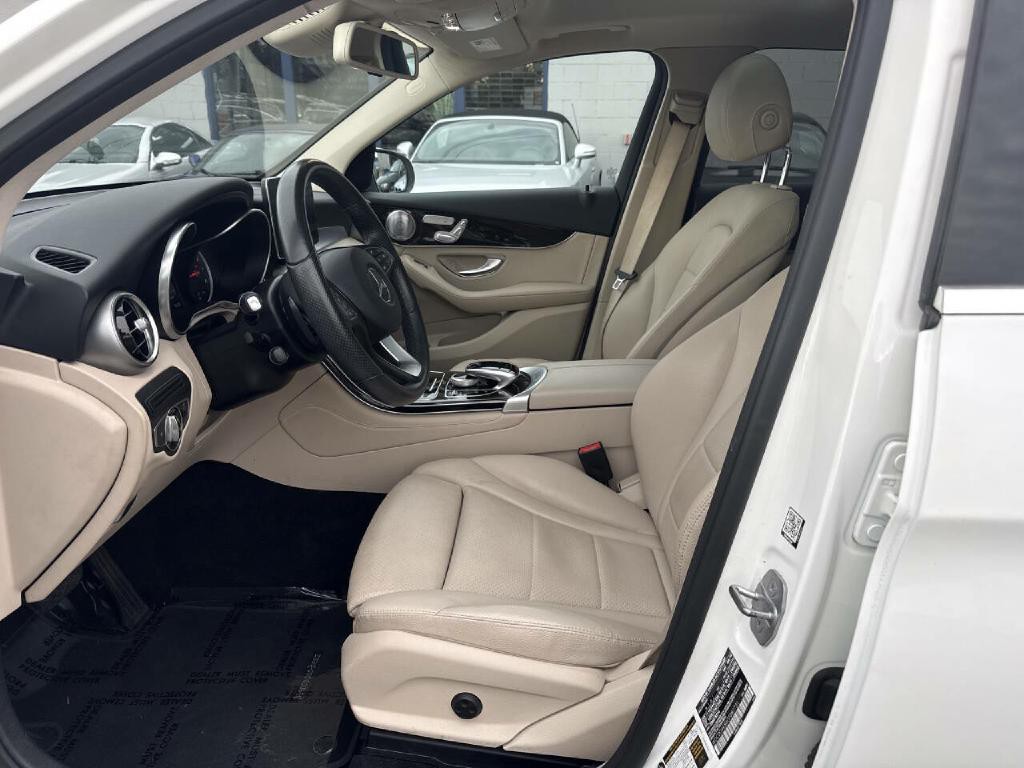 2016 Mercedes-Benz GLC-Class Image 15