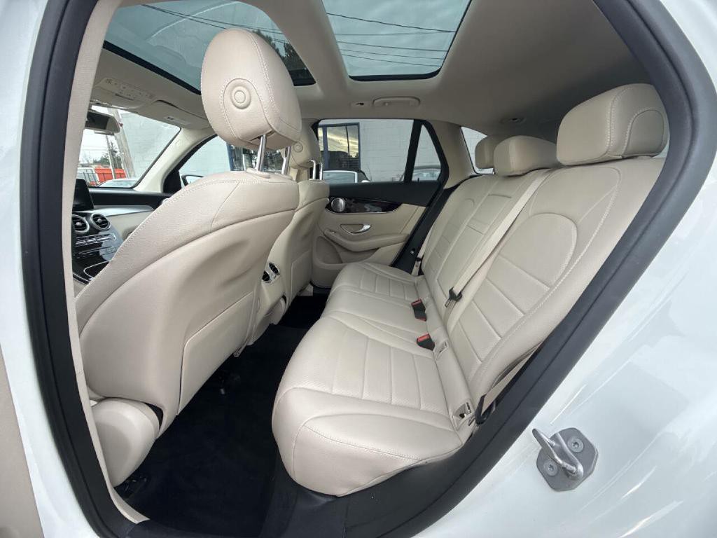 2016 Mercedes-Benz GLC-Class Image 17