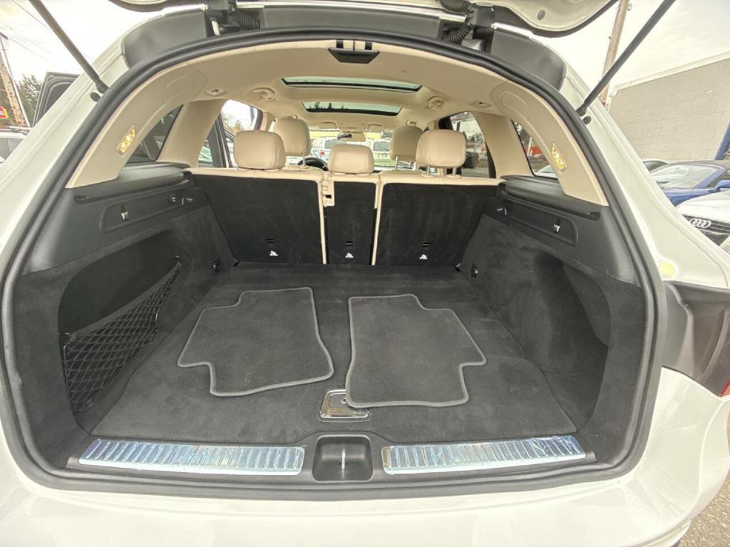 2016 Mercedes-Benz GLC-Class Image 19