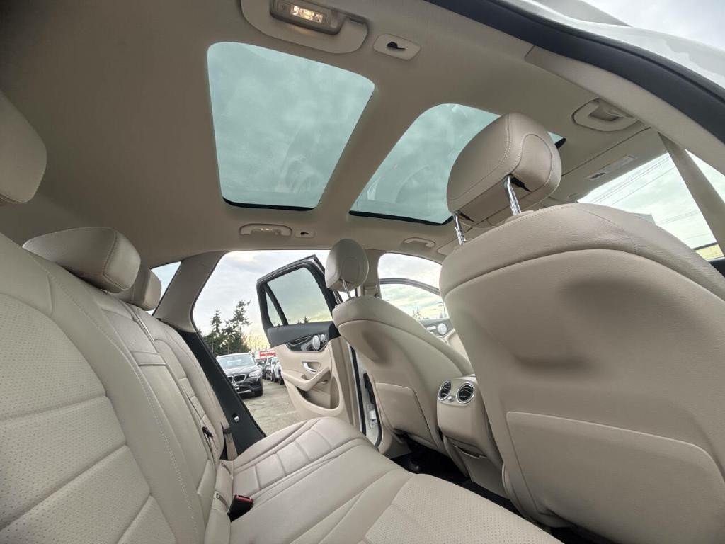2016 Mercedes-Benz GLC-Class Image 28