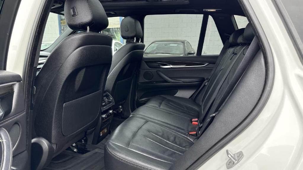 2017 BMW X5 Image 25