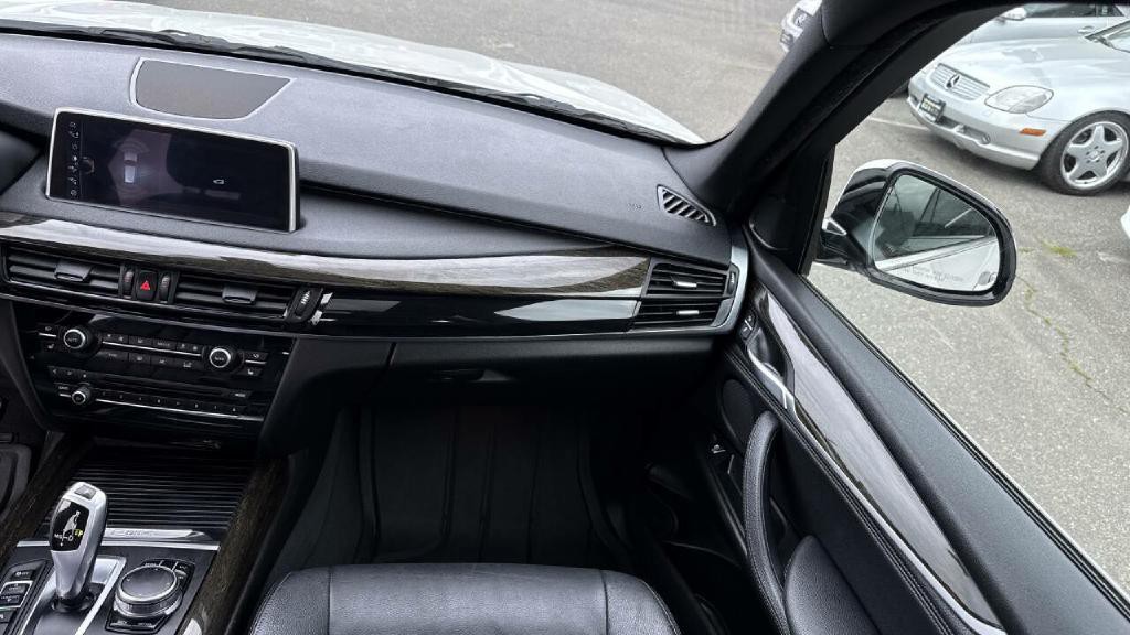 2017 BMW X5 Image 28