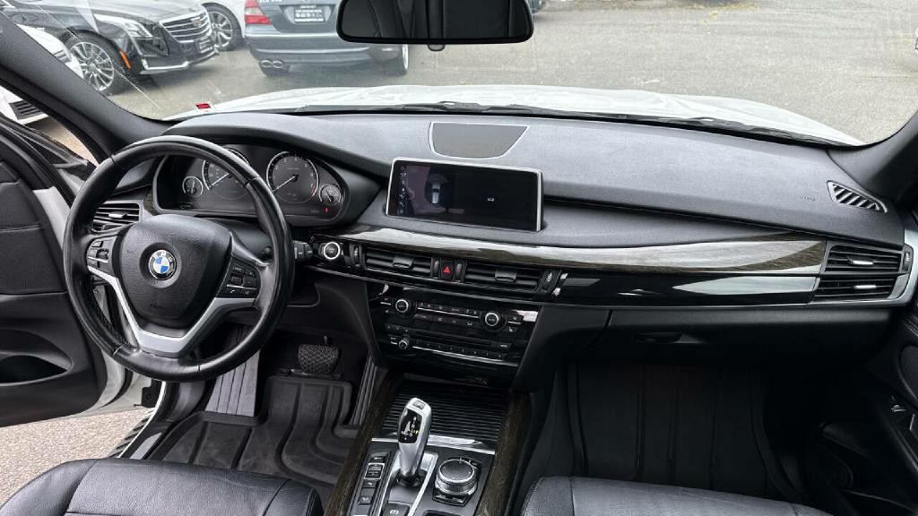 2017 BMW X5 Image 30