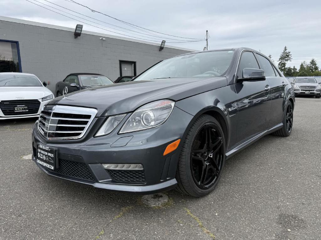 2010 Mercedes-Benz E-Class Image 3