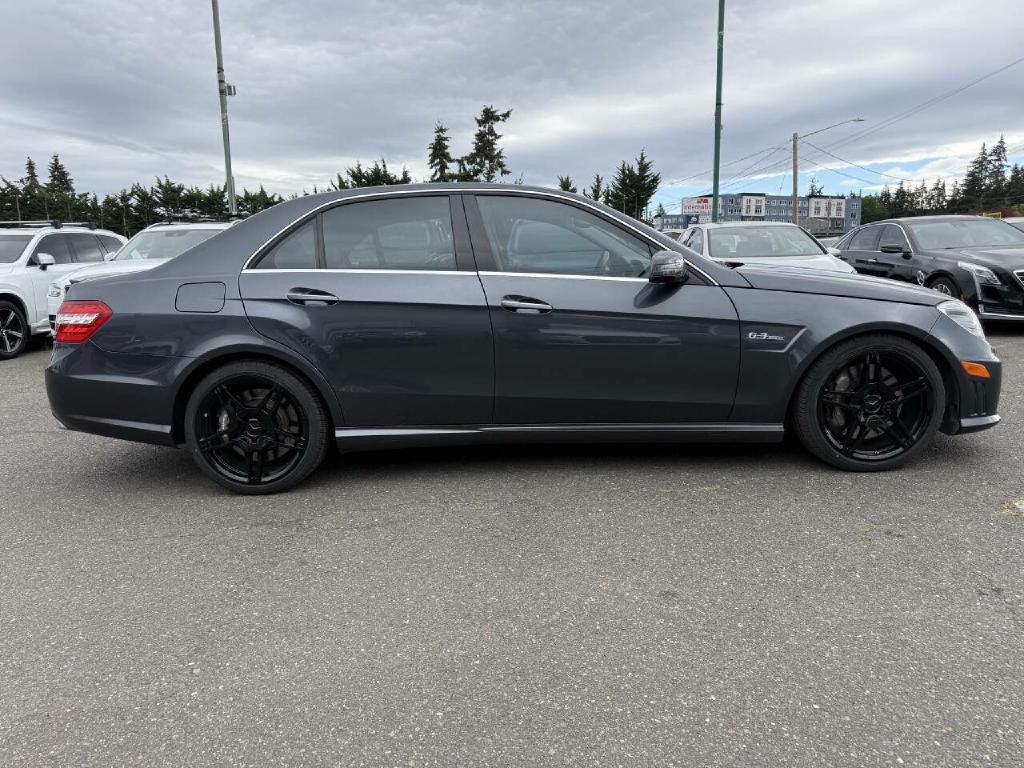 2010 Mercedes-Benz E-Class Image 5