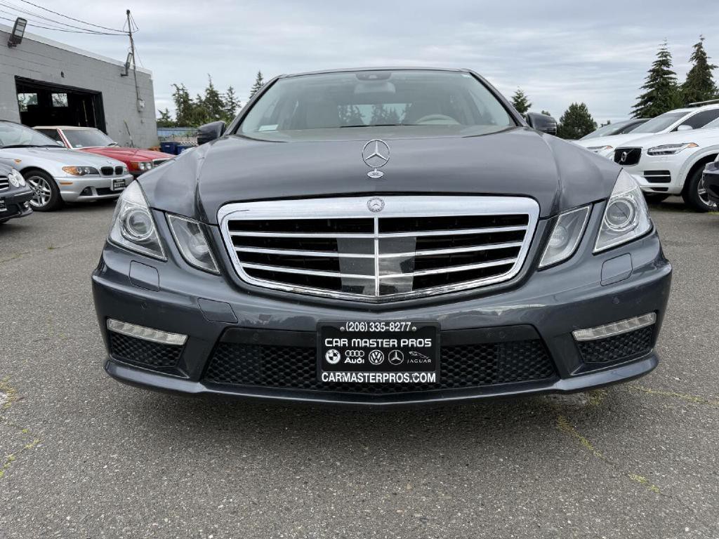 2010 Mercedes-Benz E-Class Image 6