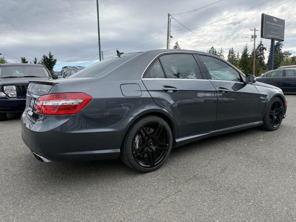 2010 Mercedes-Benz E-Class Image 7