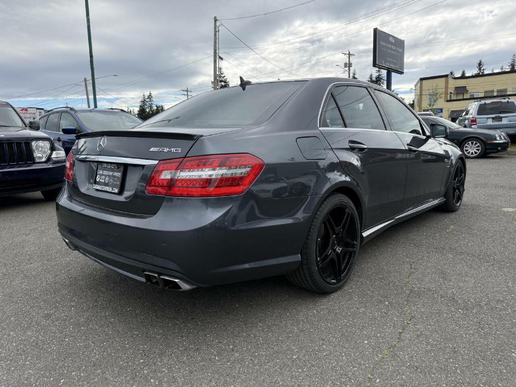 2010 Mercedes-Benz E-Class Image 8
