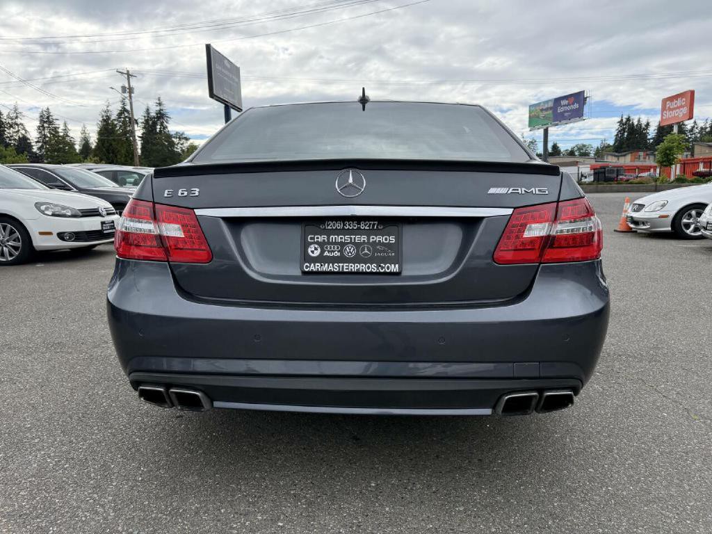 2010 Mercedes-Benz E-Class Image 9