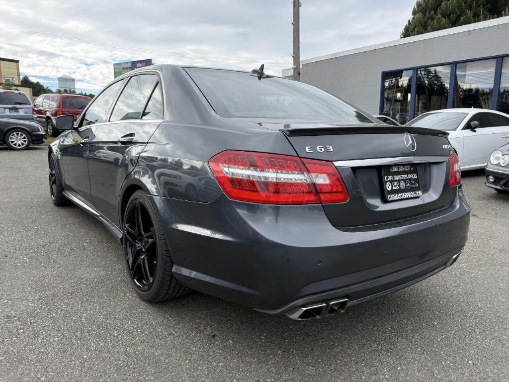 2010 Mercedes-Benz E-Class Image 11
