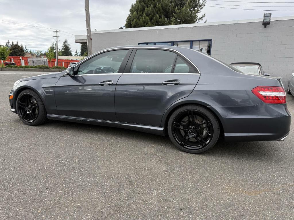 2010 Mercedes-Benz E-Class Image 12