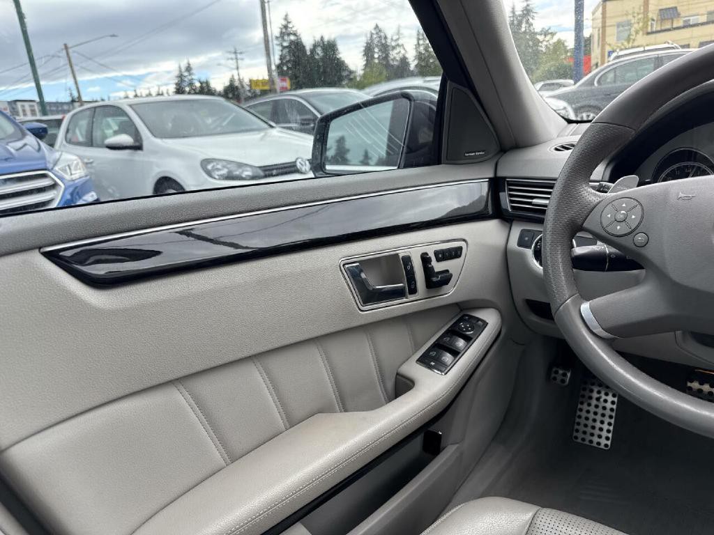 2010 Mercedes-Benz E-Class Image 14