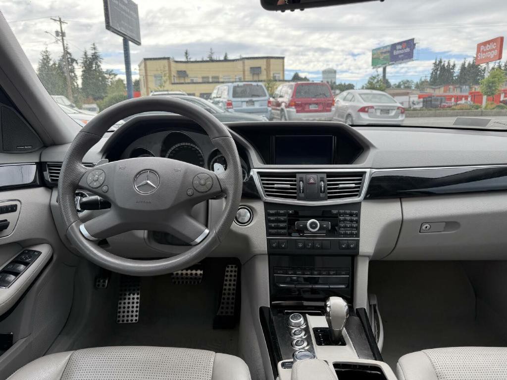 2010 Mercedes-Benz E-Class Image 15