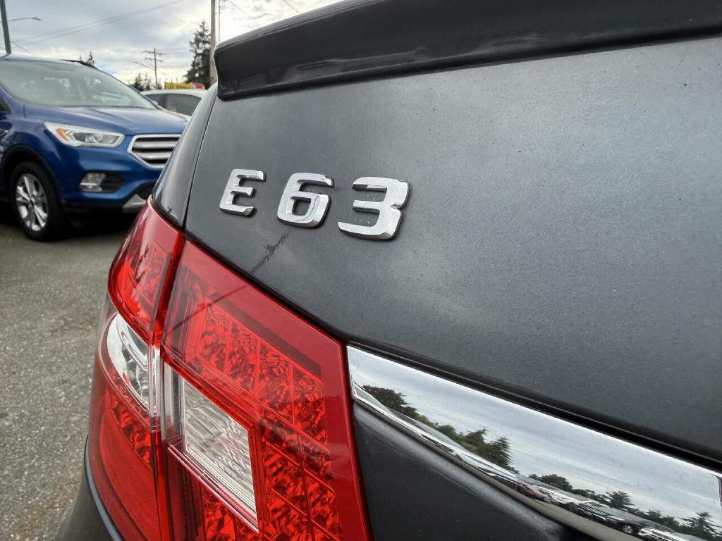 2010 Mercedes-Benz E-Class Image 16