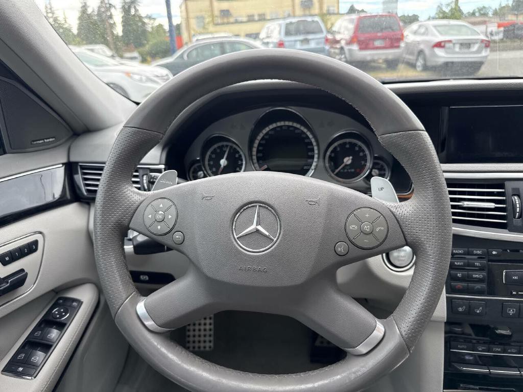 2010 Mercedes-Benz E-Class Image 17