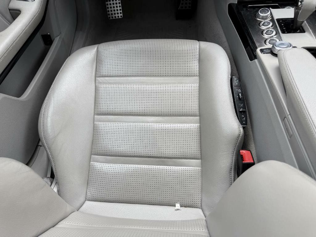 2010 Mercedes-Benz E-Class Image 18