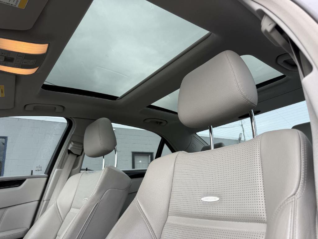 2010 Mercedes-Benz E-Class Image 23