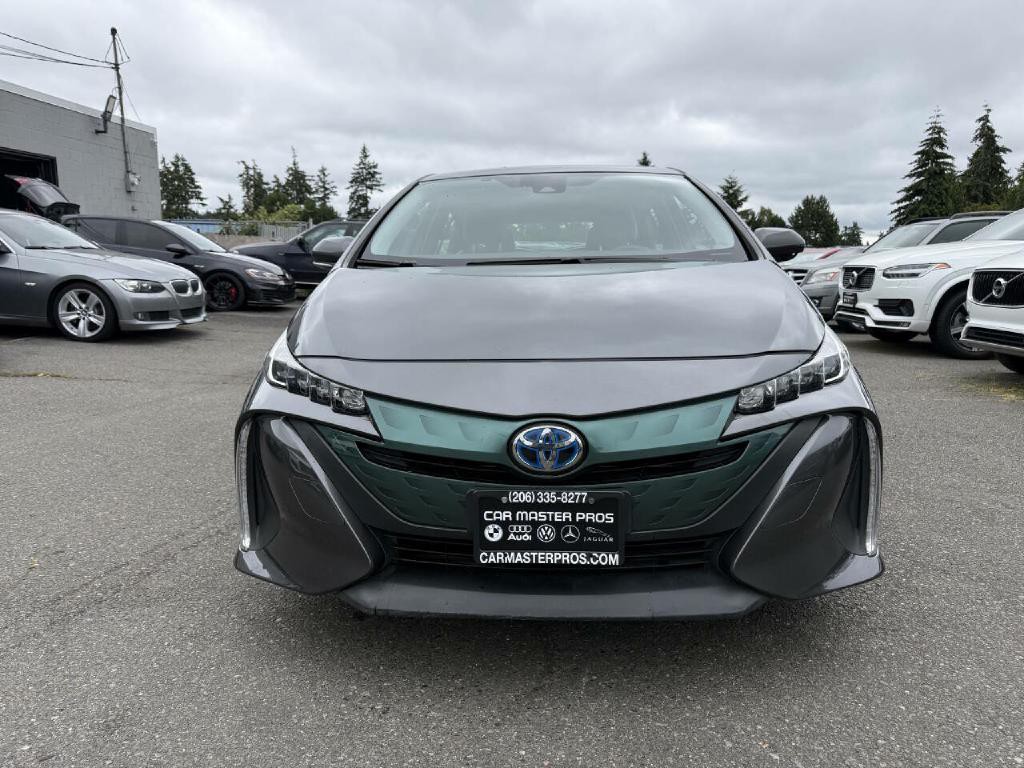 2017 Toyota Prius Image 2