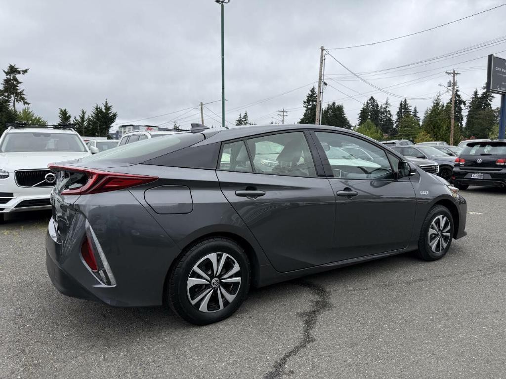 2017 Toyota Prius Image 8