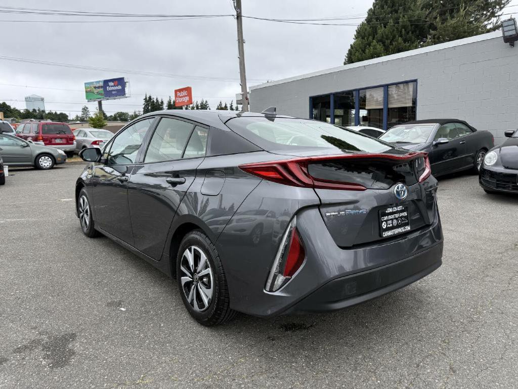 2017 Toyota Prius Image 9