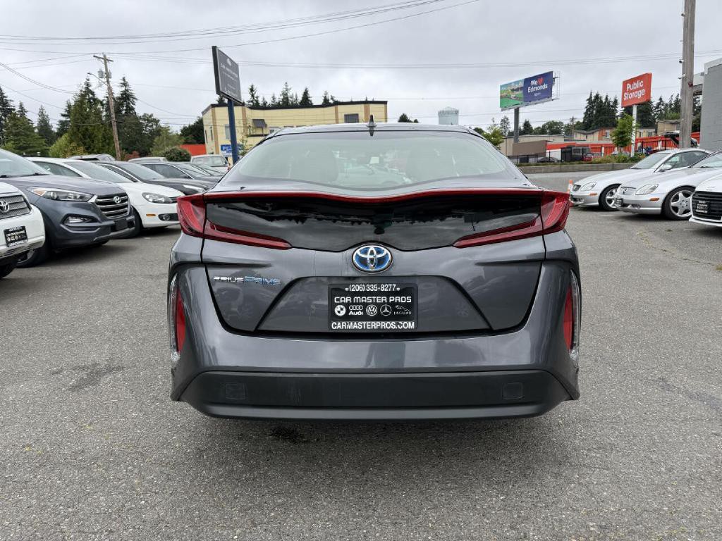 2017 Toyota Prius Image 12