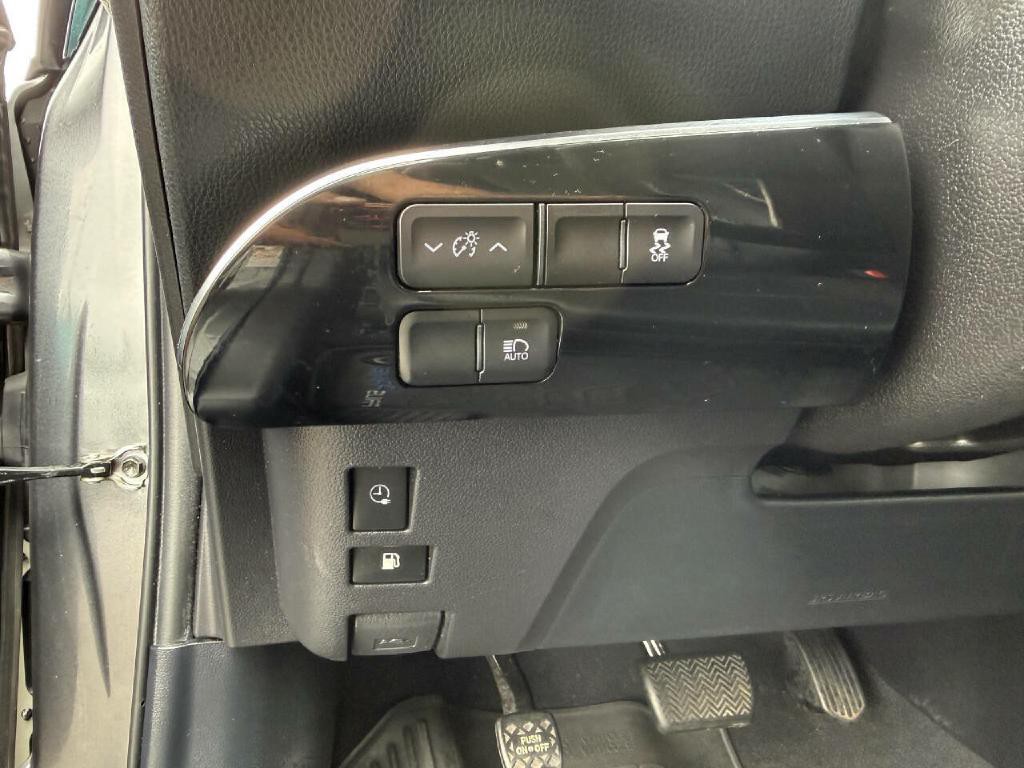 2017 Toyota Prius Image 14