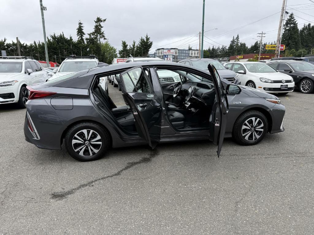 2017 Toyota Prius Image 28