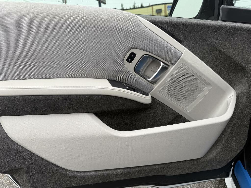 2015 BMW i3 Image 14