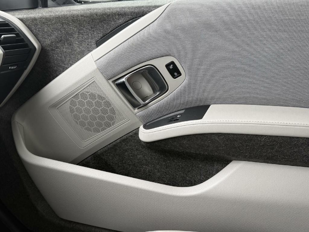 2015 BMW i3 Image 17