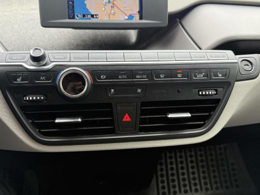 2015 BMW i3 Image 18