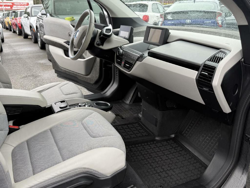 2015 BMW i3 Image 25