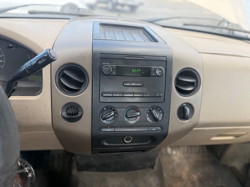2005 Ford F-150 Image 14