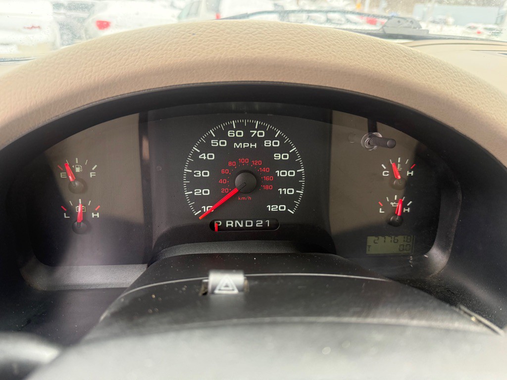 2005 Ford F-150 Image 13